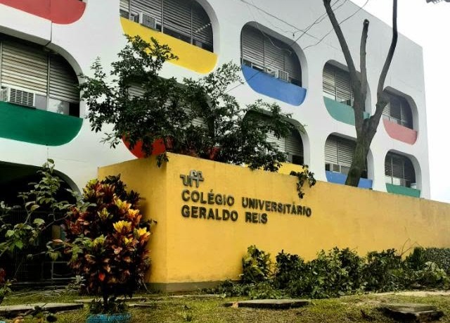 (RE)PENSANDO AS PRÁTICAS PEDAGÓGICAS NO COLUNI-UFF: TECENDO LAÇOS ENTRE ESCOLA E UNIVERSIDADE NA FORMAÇÃO INICIAL DOCENTE
